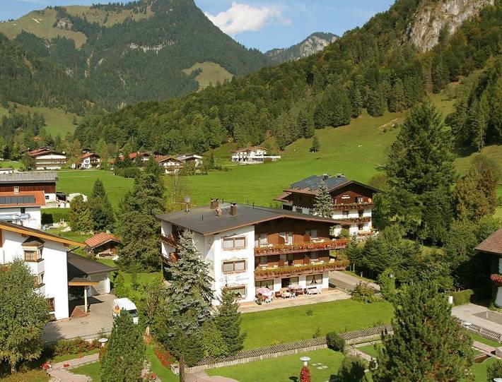 Ferienwohnung für 2 Personen, mit Balkon und Ausblick sowie Pool und Garten, kinderfreundlich in Kaisergebirge - 4