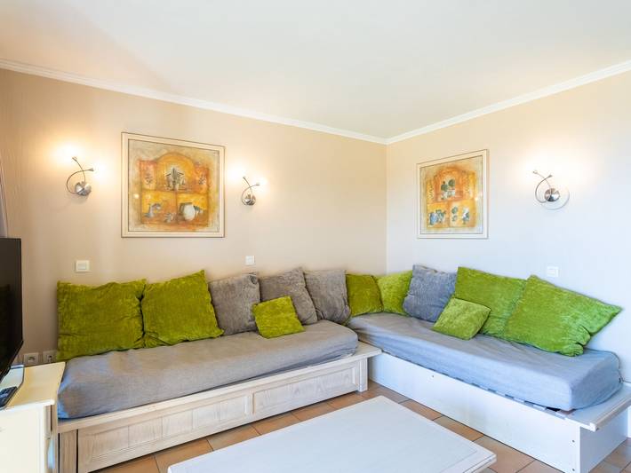 Ferienwohnung für 4 Personen, mit Terrasse und Garten sowie Kinderpool und Ausblick in Grimaud - 2