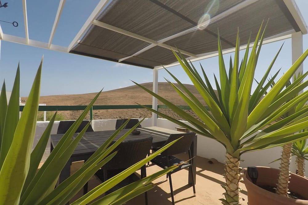 Halfvrijstaand huis op een rustige locatie voor een bezoek aan Fuerteventura in Barranco de Fimapaire, La Oliva