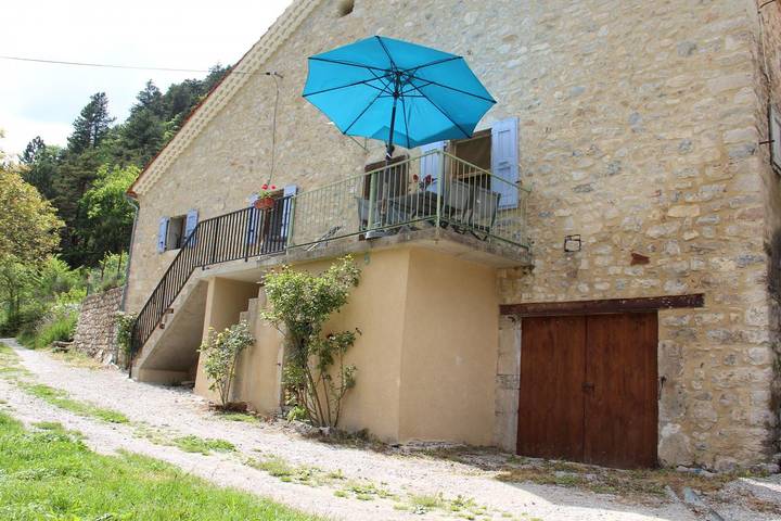 Gîte pour 6 personnes, avec jardin et terrasse, animaux acceptés à Boulc