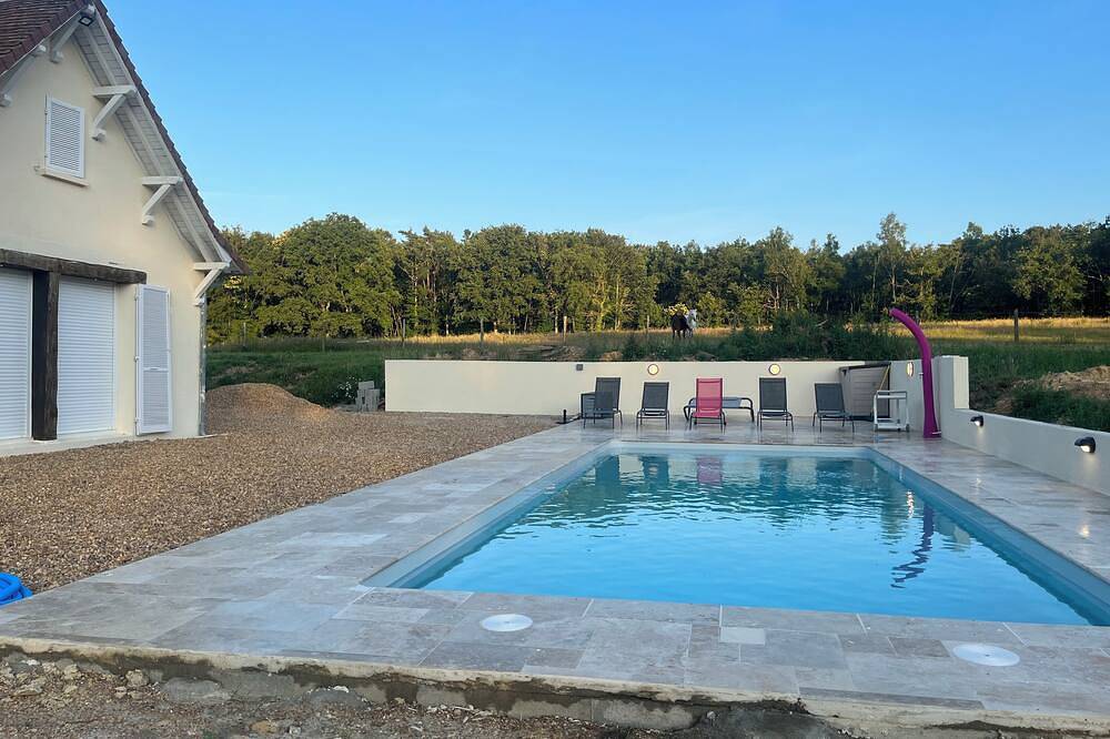 Belle longère rénovée avec piscine 10m au centre de la forêt. 20mn > 24H Le Mans in Saint-Mars-d'Outillé, Sarthe