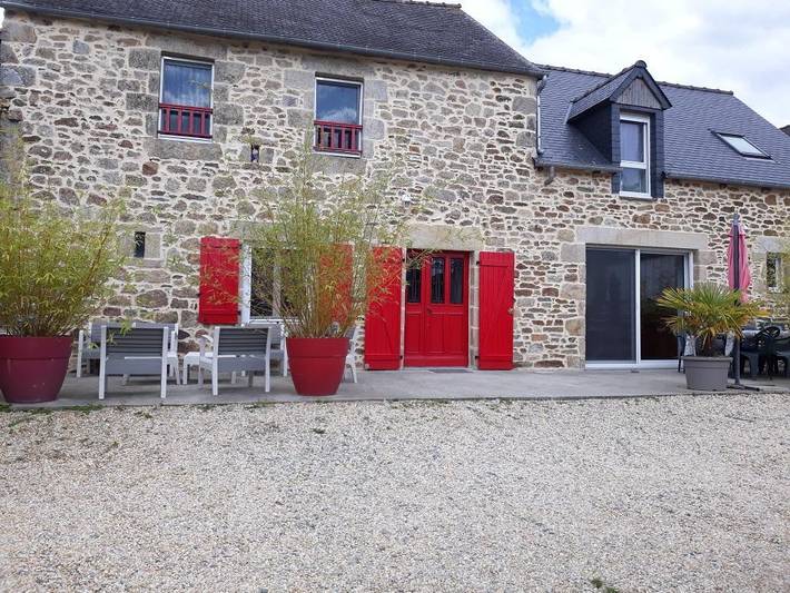 Gîte pour 9 personnes, avec Terrasse ainsi que Jardin et Vue à Plorec-sur-Arguenon