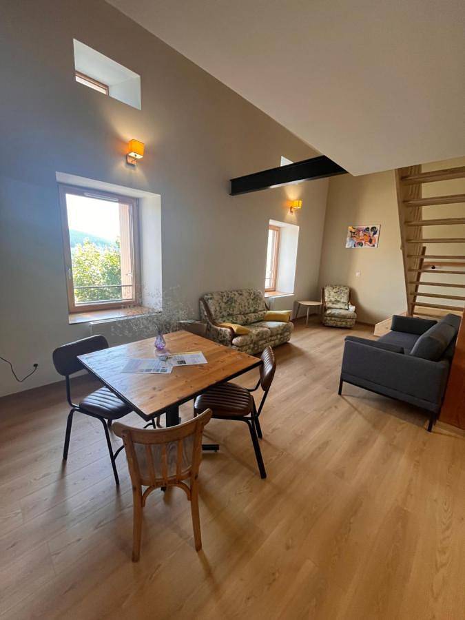 Gîte pour 6 personnes, avec vue à Boffres - 2