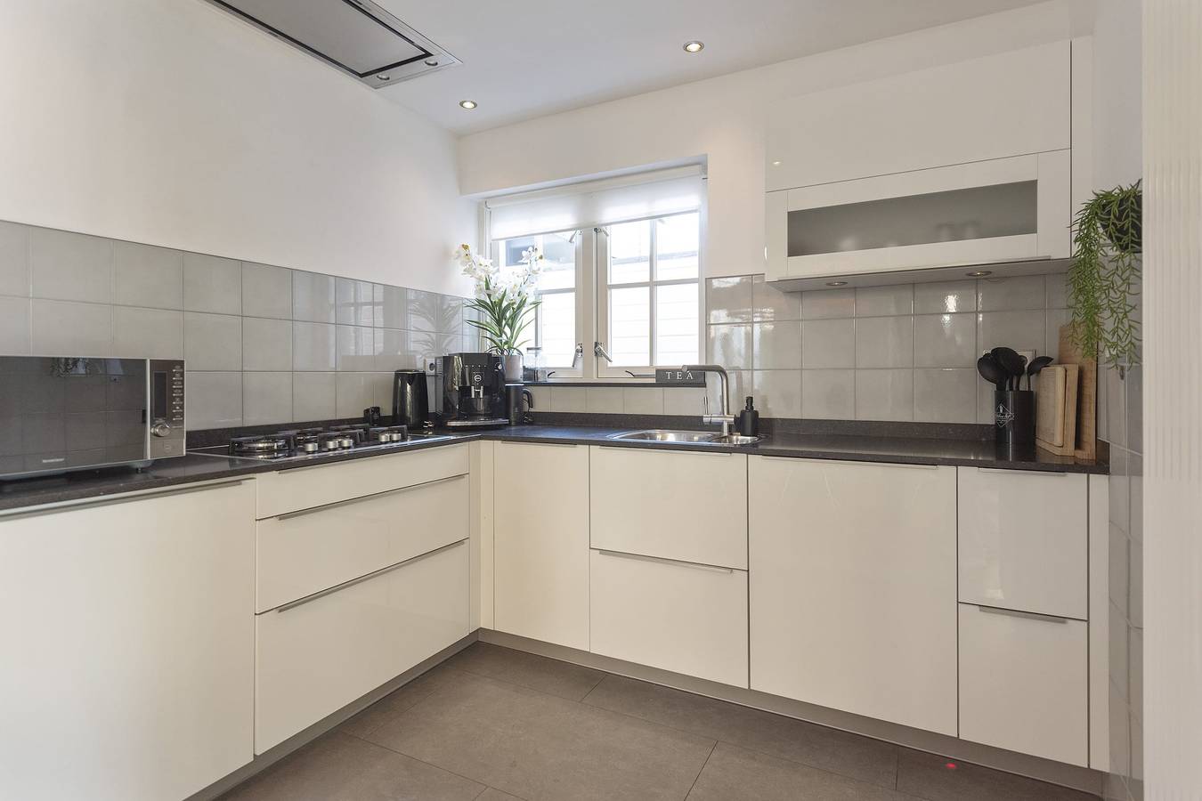 Ganze Wohnung, Ferienwohnung für 6 Personen mit Terrasse in Zandvoort, Niederländische Nordsee