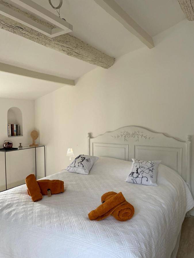 Villa pour 4 personnes, avec piscine et vue ainsi que jardin et balcon à Le Beausset