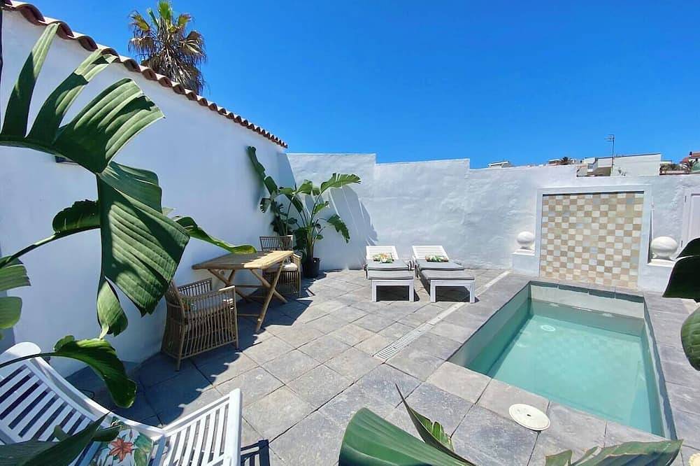 Casa Malena, Seafront with Private Pool in Las Aguas, San Juan de la Rambla