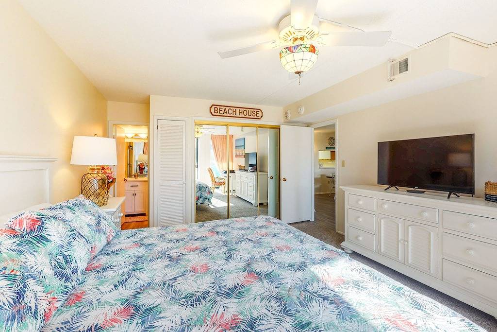 Ganze Wohnung, Sea Colony 2nd floor condo with pool, tennis, balcony, washer/dryer, elevator in Sea Colony, Middlesex Beach