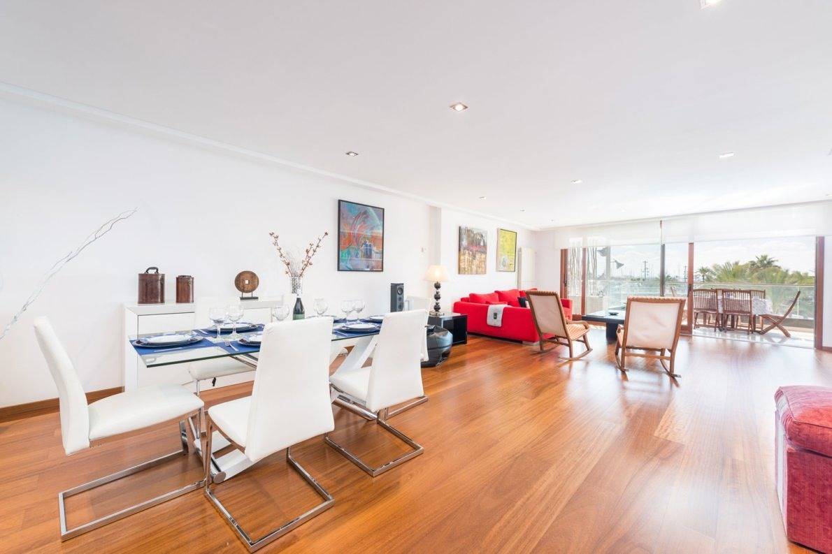 Entire apartment, Luxurious Apartment with Wi-Fi, Balcony and Sea View in Port d'Alcúdia, Alcúdia