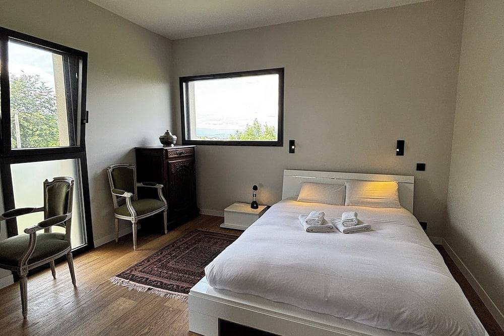 Villa \"Panorama\" with pool and indoor spa in La Roche-sur-Foron, Region Bonneville