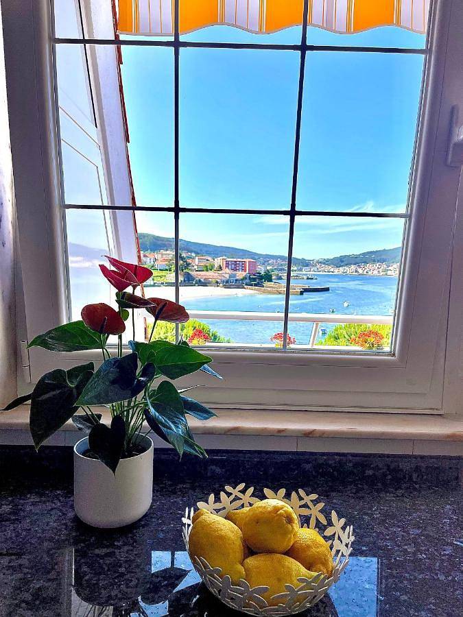 Ferienwohnung für 4 Personen, mit Balkon und Terrasse sowie Ausblick in Corcubión