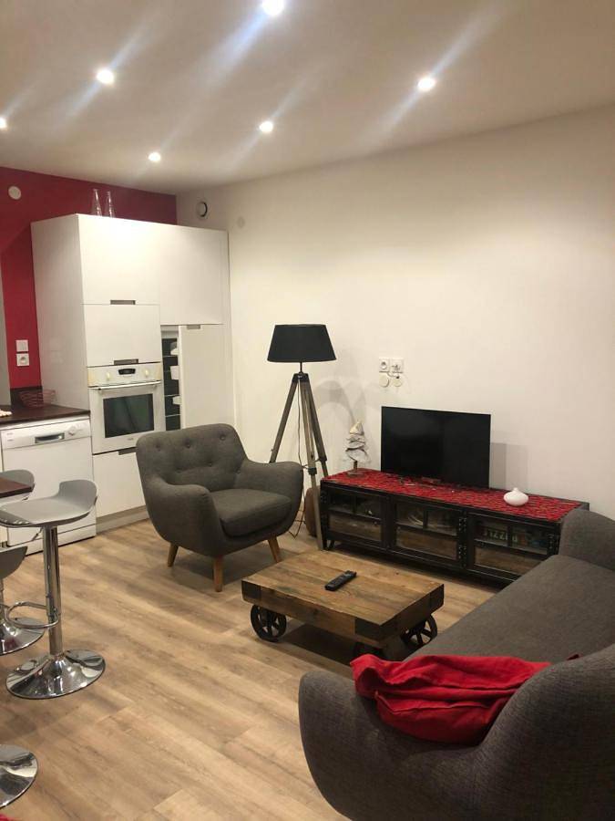 Two-Bedroom House in Saint-Victor-sur-Loire, Saint-Étienne