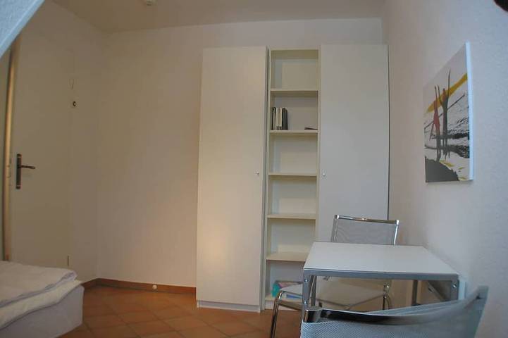 Apartamento entero, Apartamento en una casa de campo con techo de paja, directamente en la playa para 2-4 personas in Müggenburg, Zingst