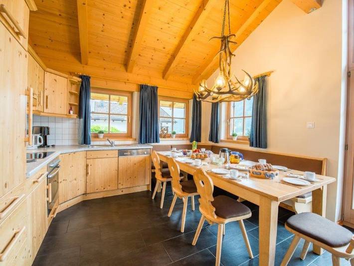 Chalet für 8 Personen, mit Pool und Sauna sowie Balkon, kinderfreundlich in Wald im Pinzgau - 4