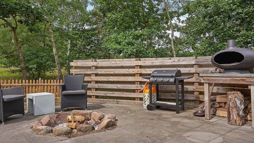 Ferieudlejning for 7 personer, med pool og balkon/terrasse samt terrasse i Dueodde