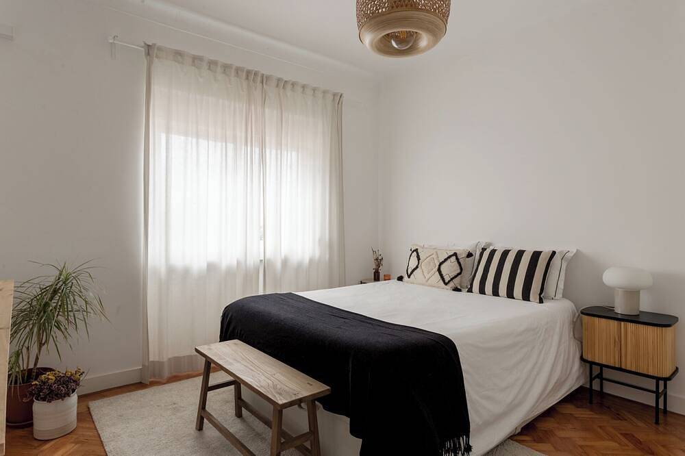 Ganze Wohnung, Lisbon Riverside Retreat – 2Br in Almada in Almada, Halbinsel von Setúbal