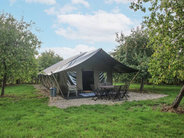 Hut for 6 people, with garden, with pets in Worcestershire