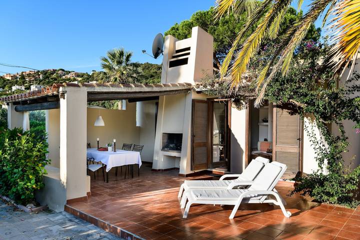 Villa pour 6 personnes, avec jardin à Costa Rei
