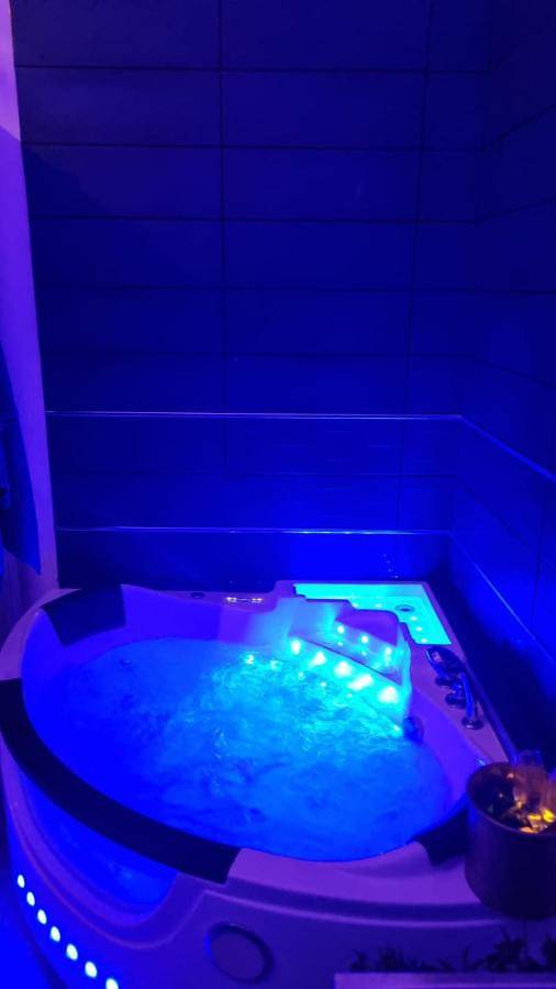 Gîte pour 2 personnes, avec jacuzzi et terrasse à Sens - 3