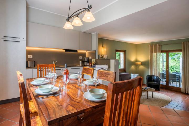 Ferienwohnung für 6 Personen, mit Seeblick und Balkon sowie Garten - 1