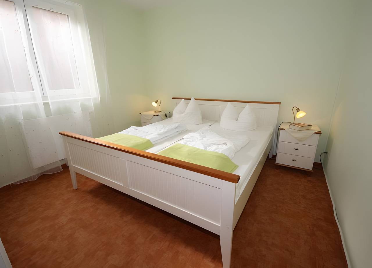 Ganze Wohnung, Apartment '8 Eg' mit privater Terrasse und Garten in Röbel, Müritz