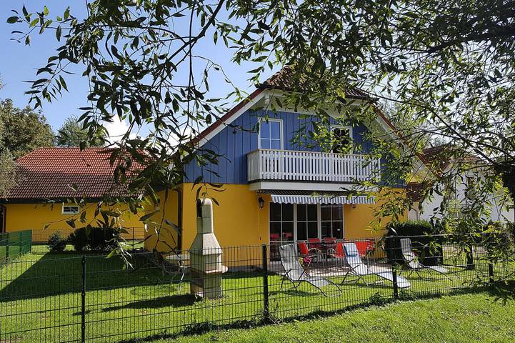 Ferienhaus für 6 Personen, mit Terrasse und Garten in Verchen