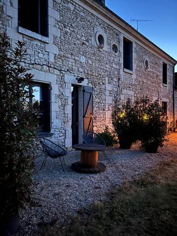 Chambre d’hôte pour 2 personnes, avec terrasse ainsi que vue et jardin à Parçay-sur-Vienne