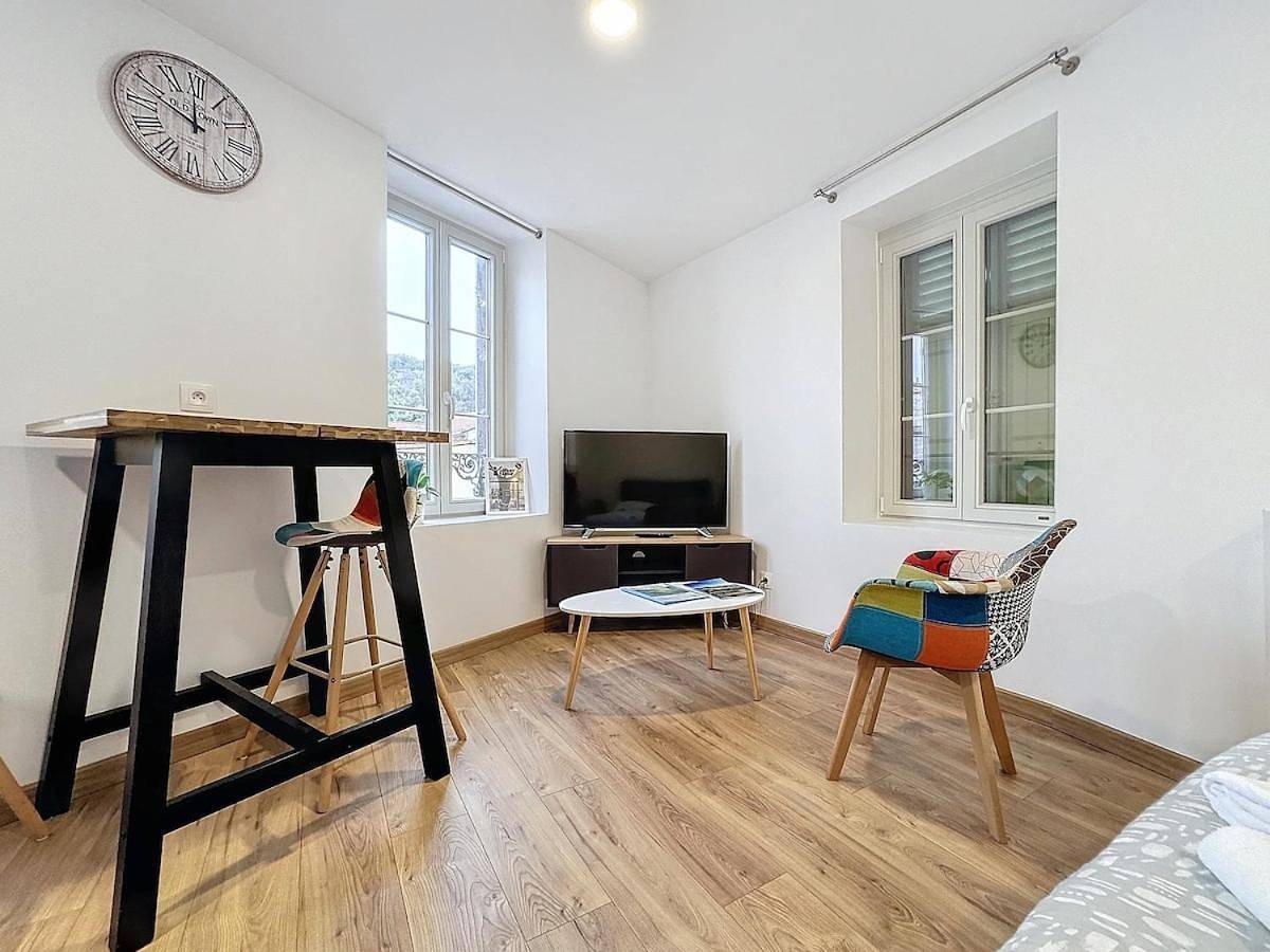 Appartement entier, Studio Royat proche des commerces Nationale 2 in Royat, Parc naturel régional des Volcans d'Auvergne