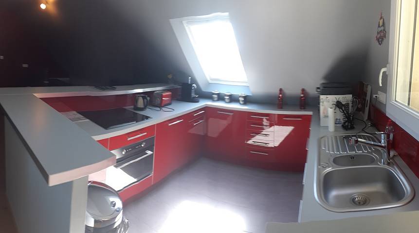 Gîte pour 3 personnes, avec terrasse et jardin à Plufur