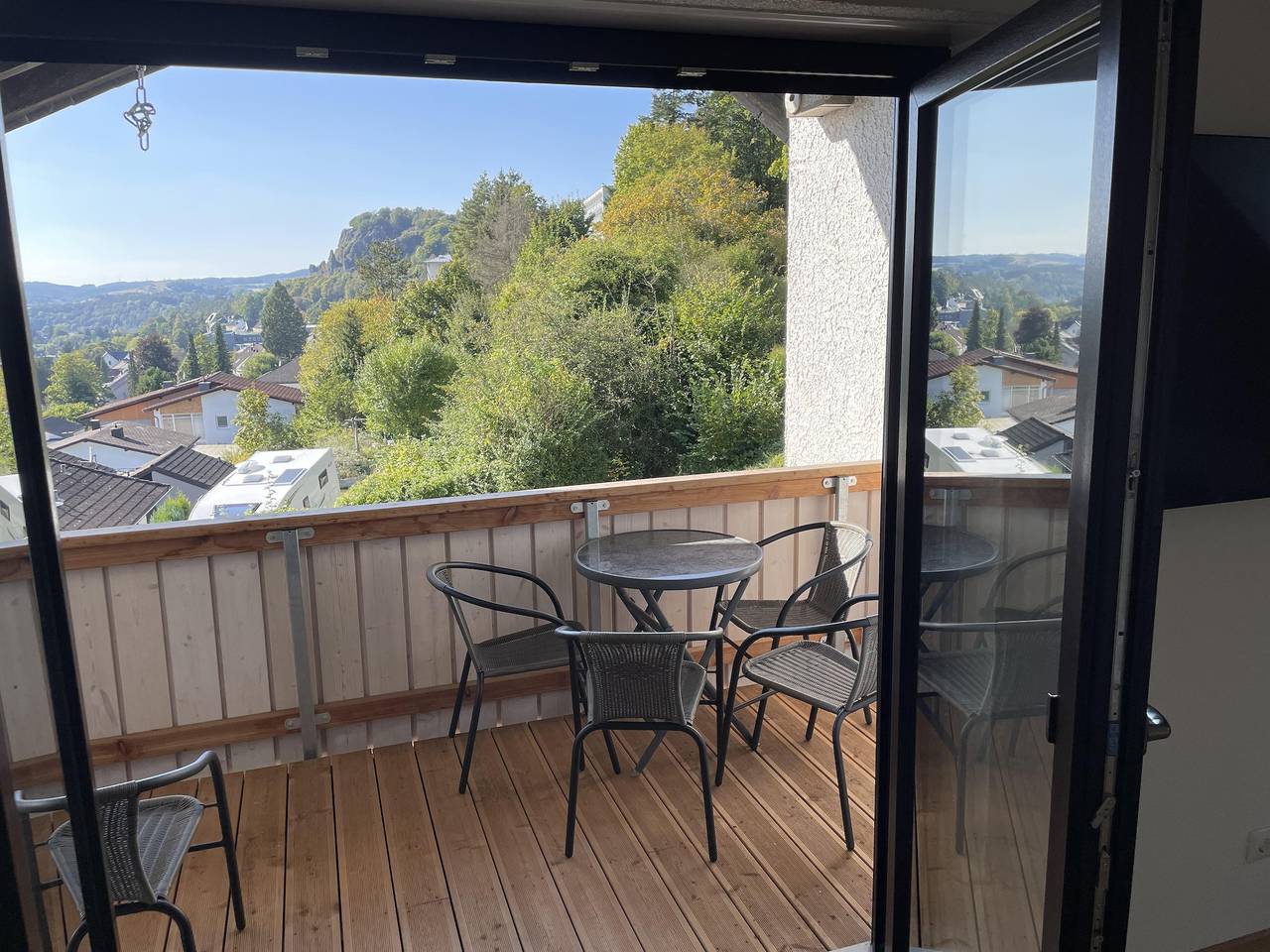 Ganze Ferienwohnung, Fewo Dachgeschoss Drei-Felsen-Blick in Gerolstein, Vulkaneifel