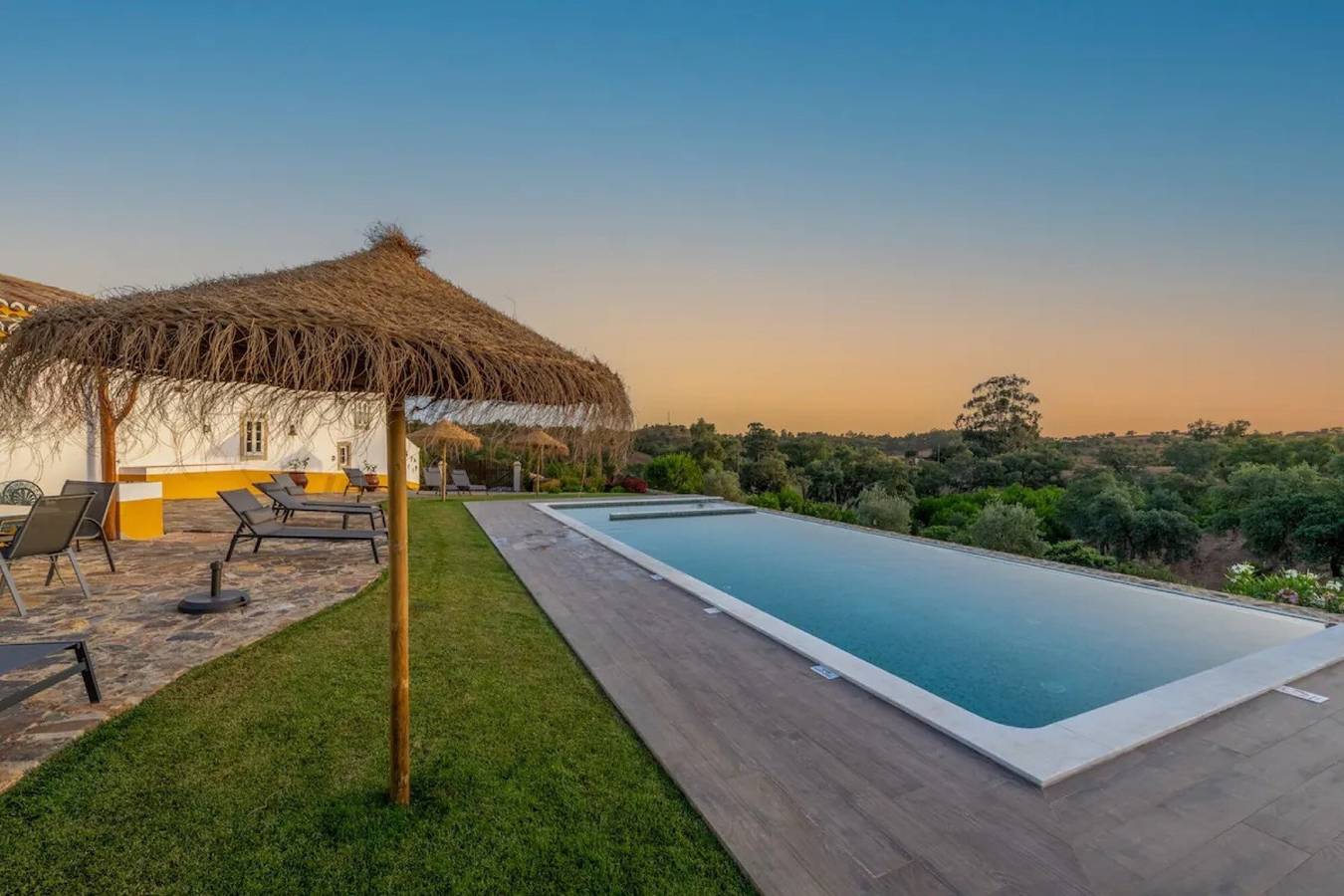 Casa de Férias 'Casa Do Poço - Vale Luís Neto' com Vista para a Montanha, Wi-Fi e Ar Condicionado in Salir, Distrito de Faro