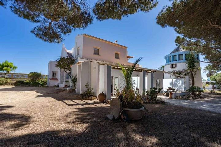 Parc de vacances pour 3 personnes, avec jardin ainsi que piscine et terrasse à Albufeira - 2