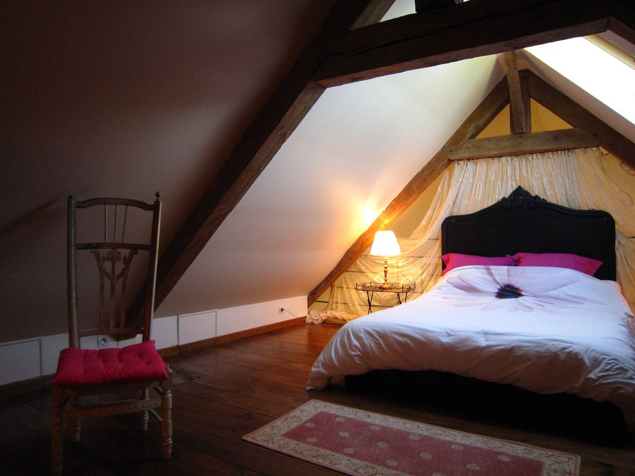 Rückzugsort am Flussufer in Lantheuil in Lantheuil, Caen und Umgebung