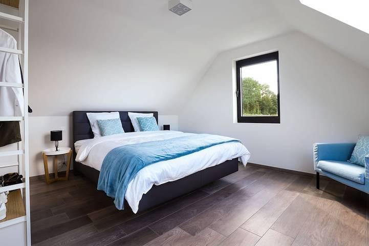 Location de vacances pour 8 personnes, avec terrasse ainsi que jardin et jacuzzi à Frasnes-lez-Anvaing - 2