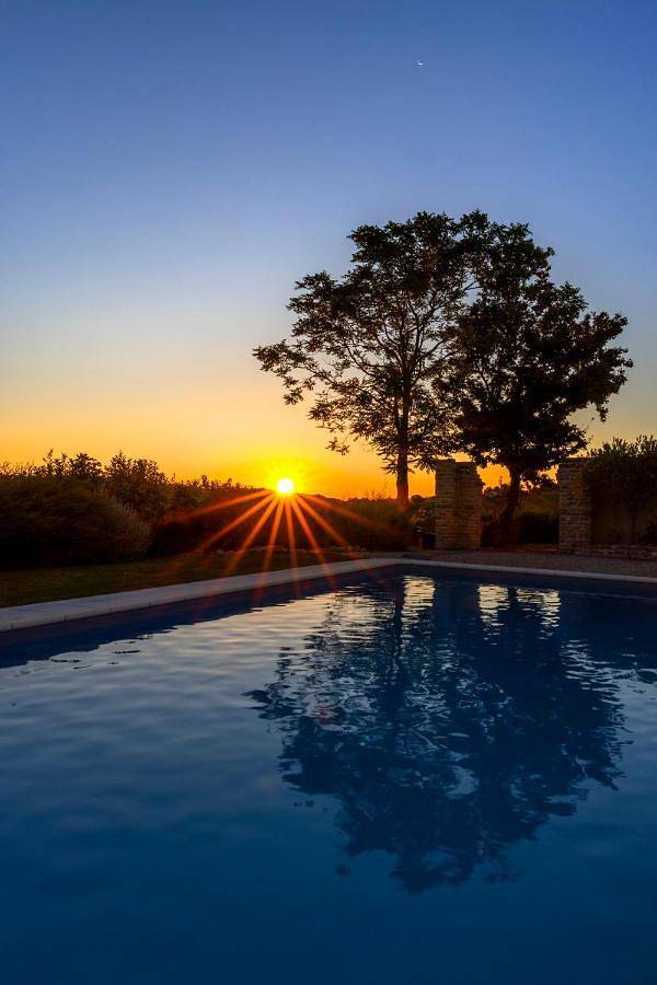 Location de vacances pour 12 personnes, avec piscine ainsi que jardin et vue à Force - 3