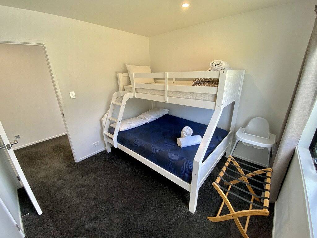 Blue Lake Holiday Home - Twizel - Free Wifi in Twizel, Mackenzie District