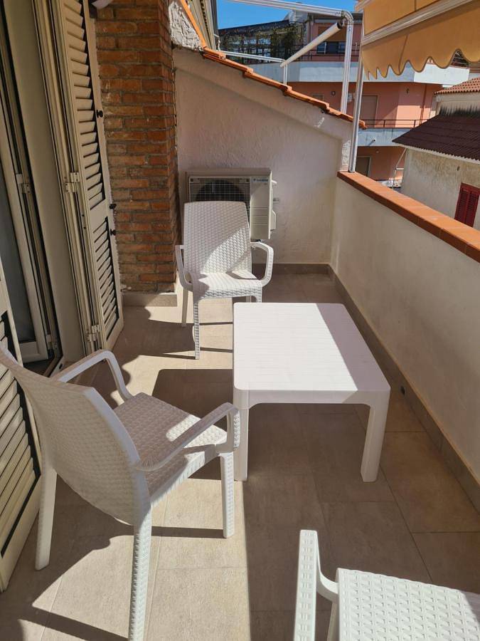 Location de vacances pour 2 personnes, avec vue et terrasse à Scalea - 4