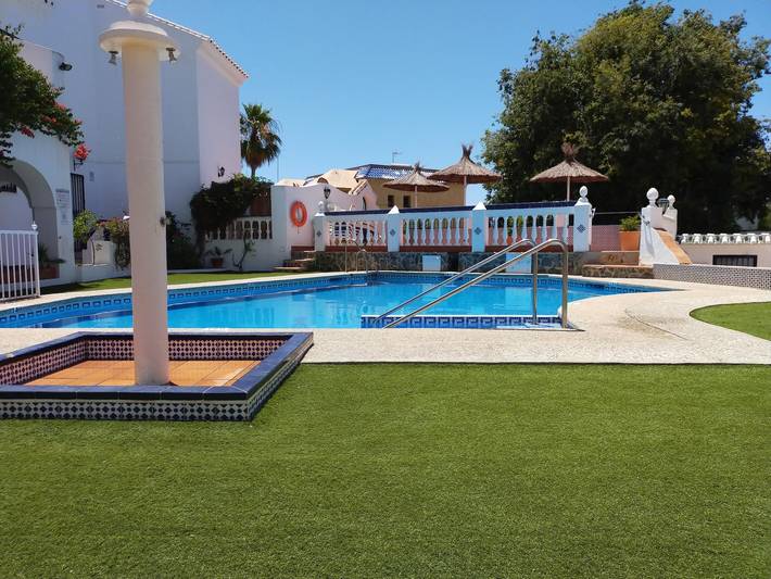Location de vacances pour 2 personnes, avec terrasse et piscine à Playa de Burriana