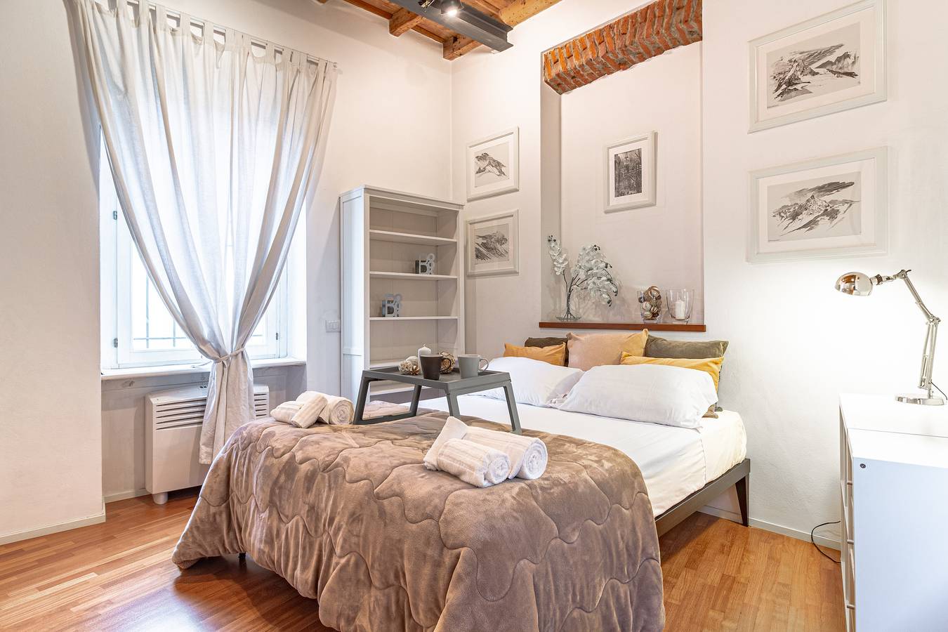 Entire apartment, Suite Manzoni in Monza, Brianza