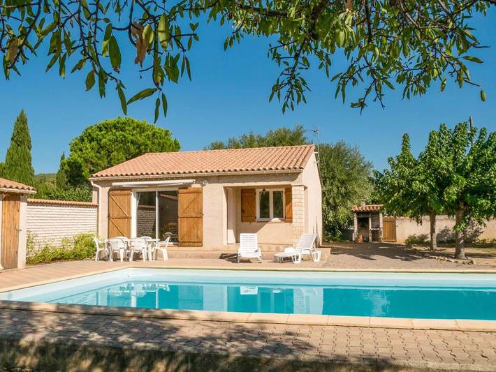 Location de vacances pour 6 personnes, avec piscine et jardin à Argeliers