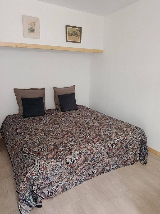 Location de vacances pour 2 personnes, avec Terrasse et Jardin ainsi que Piscine et Vue à Villeneuve-Minervois - 4