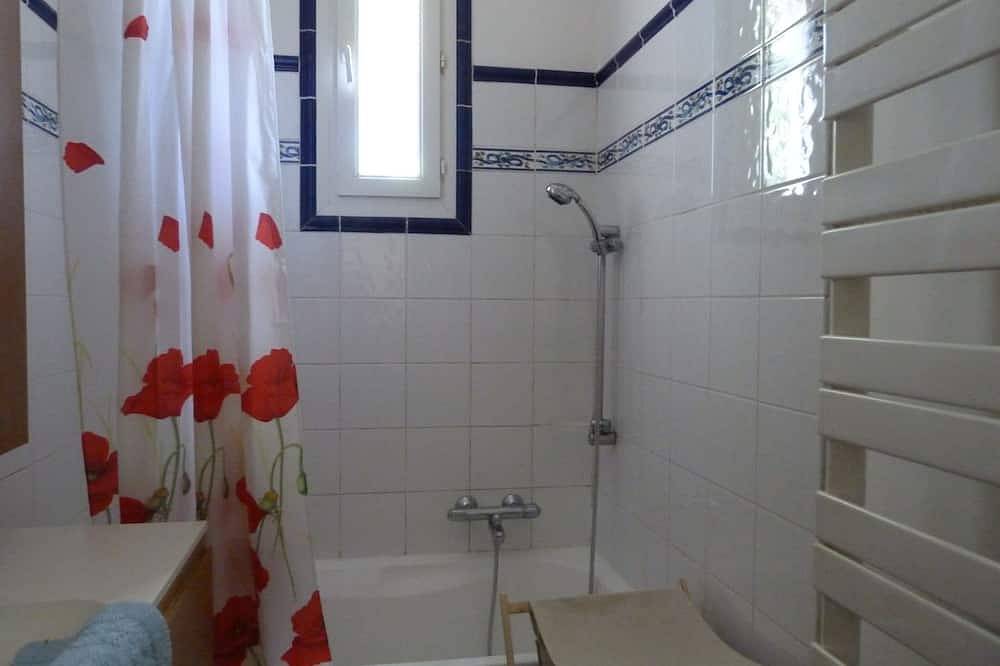 En  Provence location pour 4 avec jardin, piscin privée en campagne Internet in Mollégès, Région d'Arles