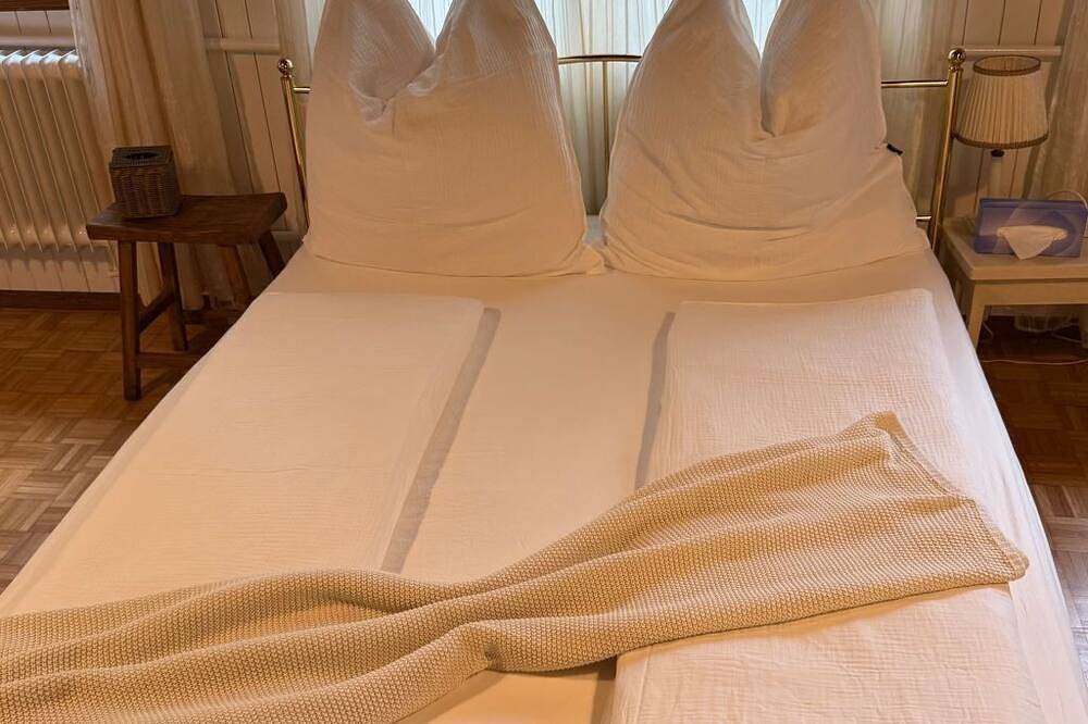 Ganze Wohnung, Historisches Anwesen - zeitloser Charme und moderner Luxus in Ennenda, Glarus Süd