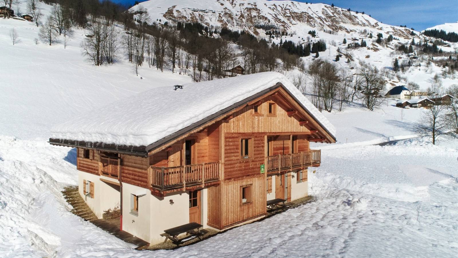 Chalet 'Evasion - 6 Personnes' con vistas a la montaña, terraza privada y Wi-Fi in Hauteluce, Albertville region
