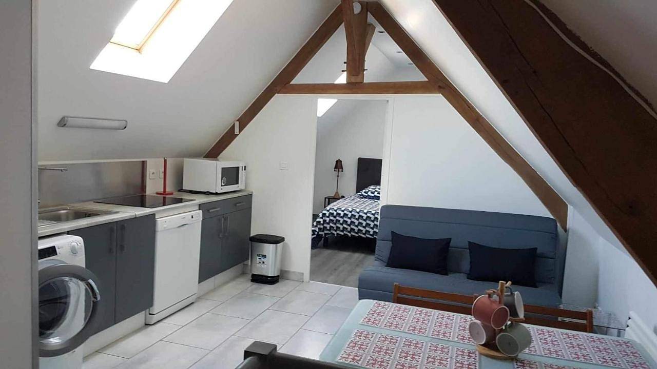Appartement entier, One-Bedroom Apartment in Bazicourt, Oise