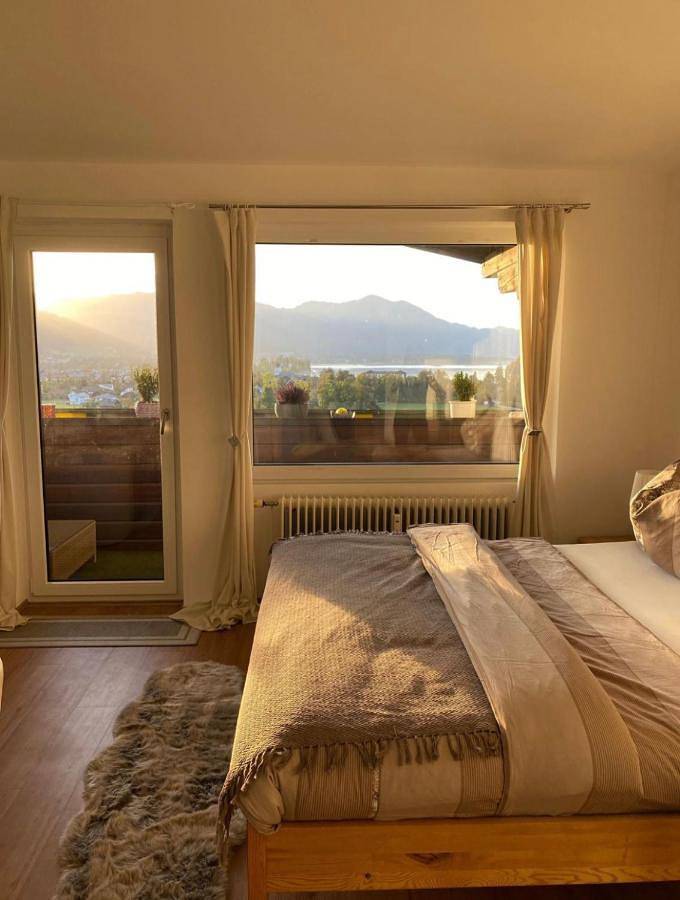 Ferienwohnung für 5 Personen, mit Seeblick und Balkon sowie Ausblick in Strobl - 4