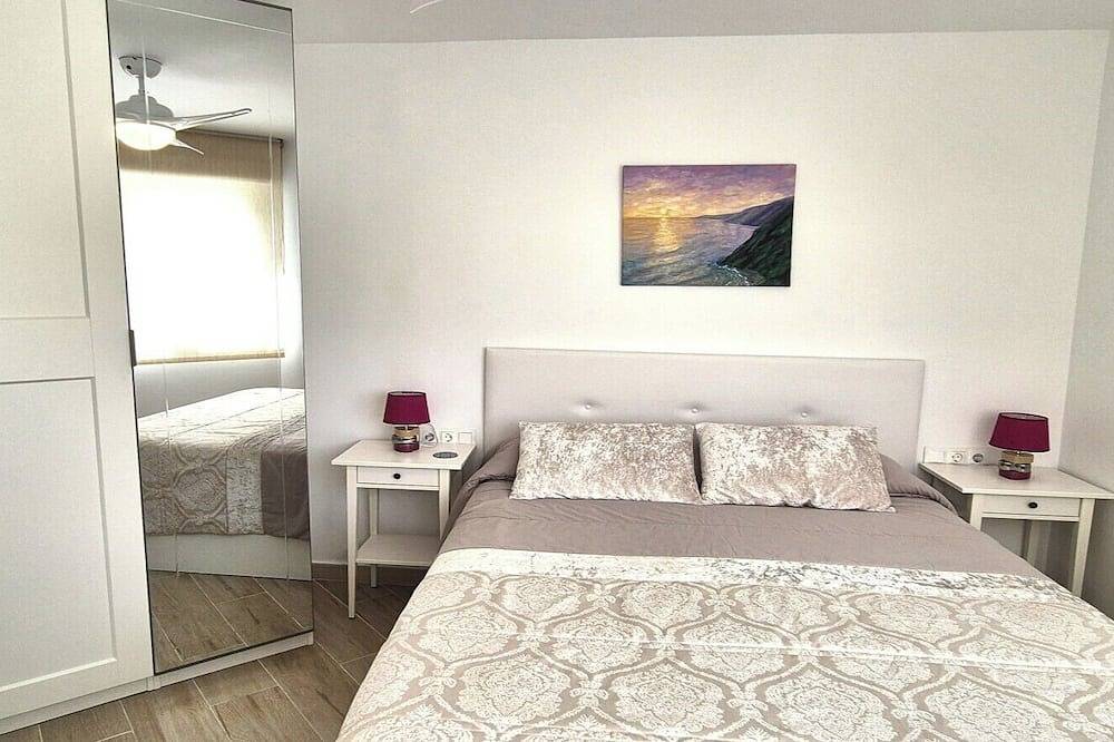 Entire apartment, Wonderful apartment with terrace in La Carihuela - Torremolinos in Montemar Torremolinos, Torremolinos