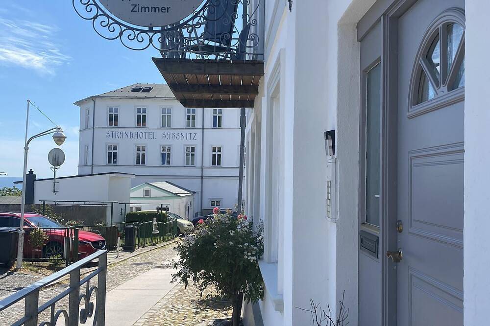 Entire apartment, Apartment-Standard-Private Bathroom-Garden view in Sassnitz, Jasmund National Park