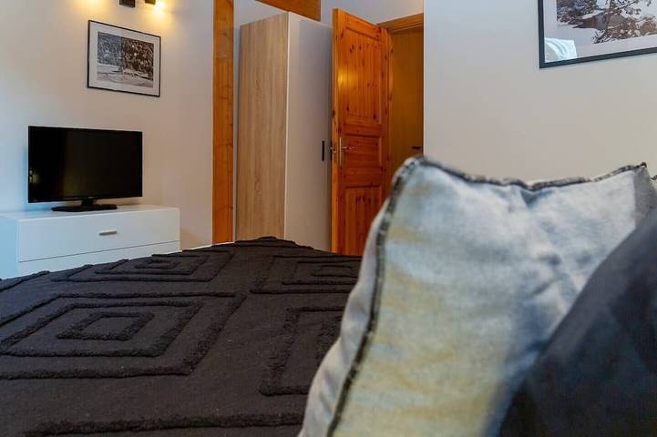 Ganze Wohnung, Riverfront Retreat by Grandvalira & Parking in Soldeu, Grandvalira