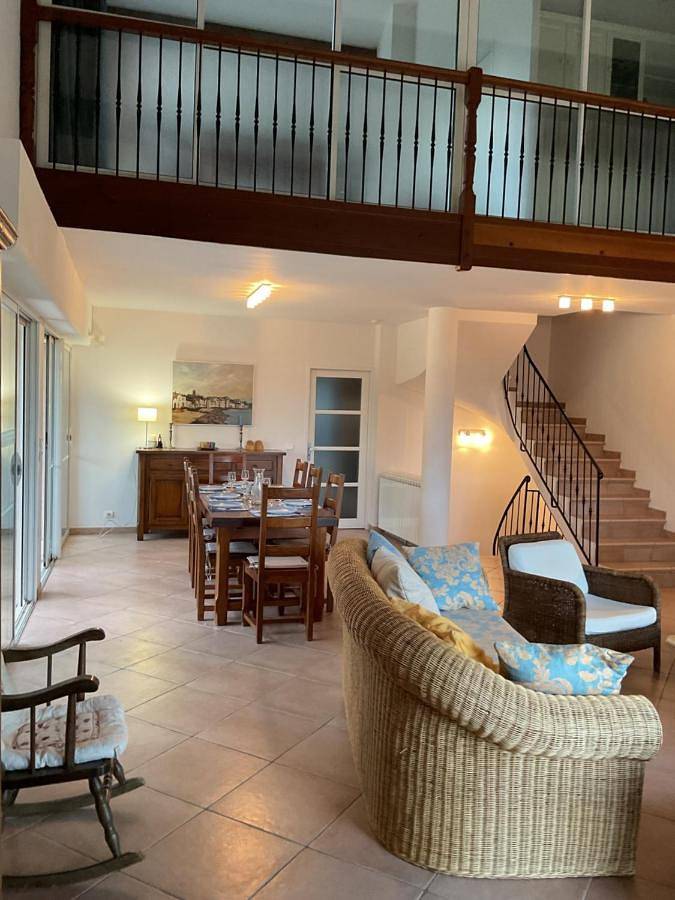 Location de vacances pour 8 personnes, avec vue et jardin à La Boissière