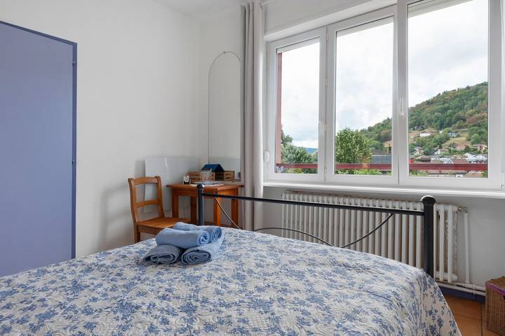 Guest Room "Chambre D – Sportive" with Mountain View, Shared Terrace, and Wi-Fi in Cornimont, Parc naturel régional des Ballons des Vosges